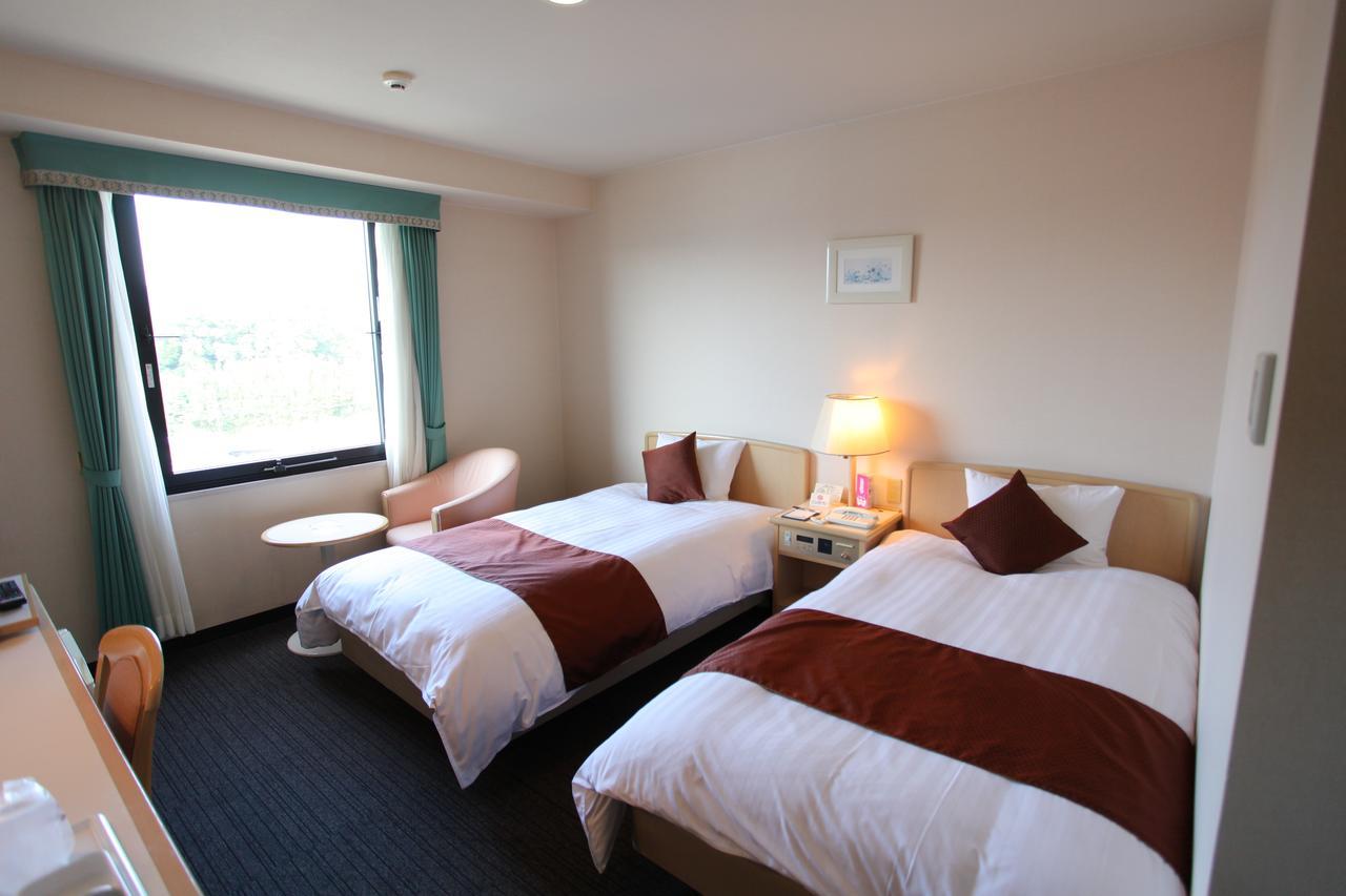 Hotel Verfort Hyuga Esterno foto