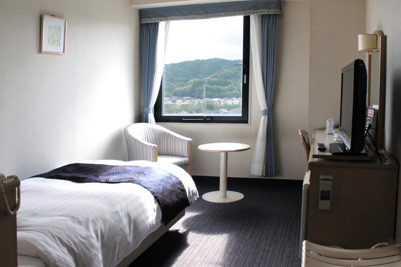 Hotel Verfort Hyuga Esterno foto
