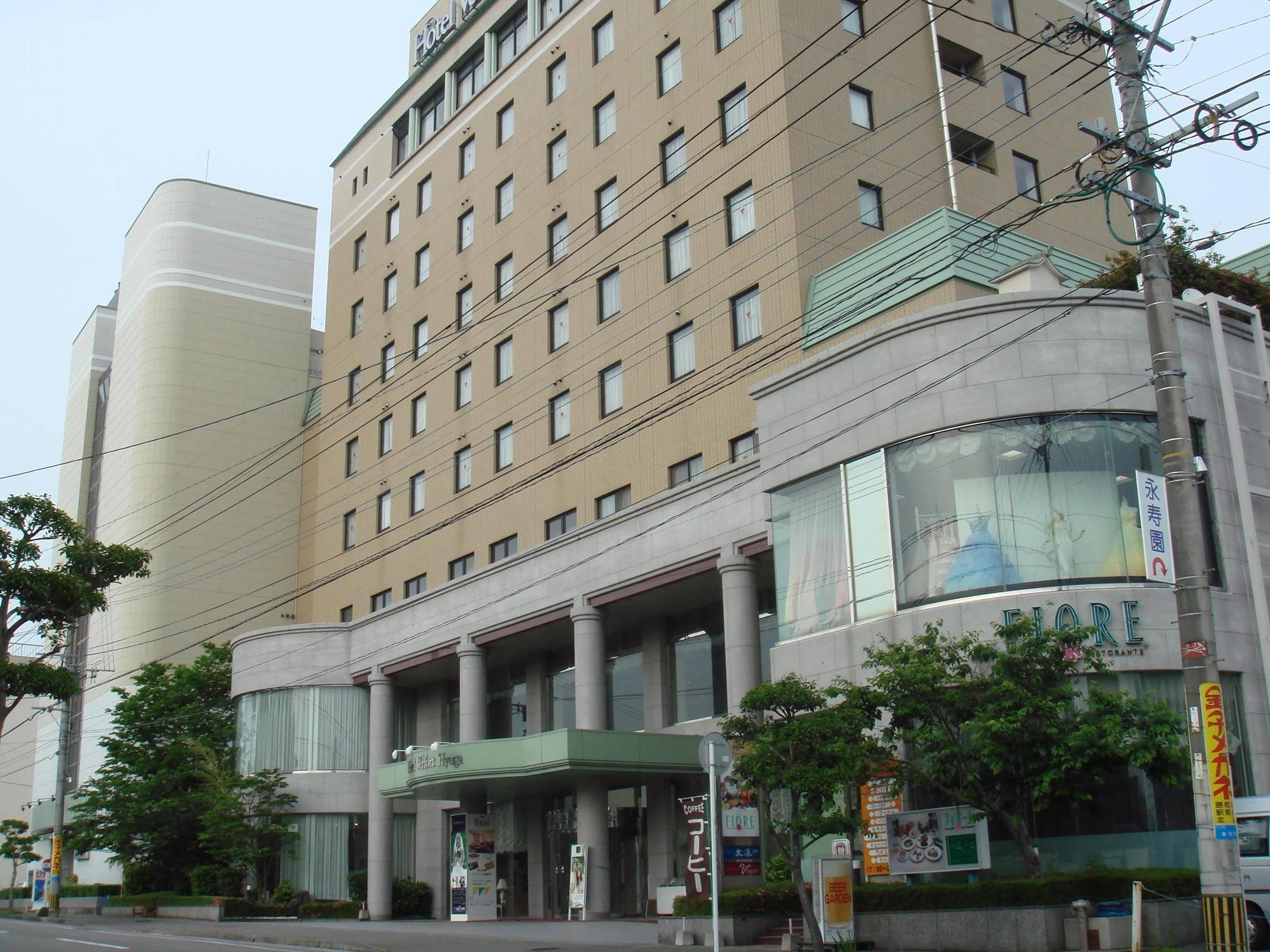 Hotel Verfort Hyuga Esterno foto