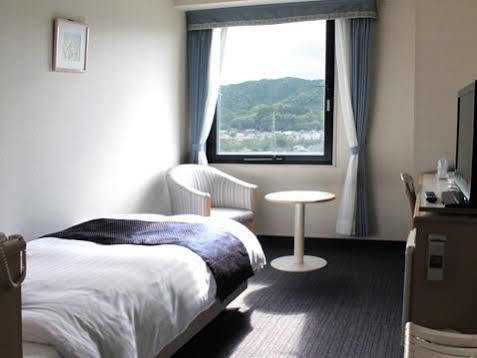 Hotel Verfort Hyuga Esterno foto